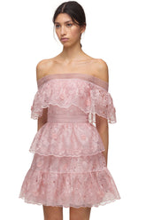 Schulterfreies, gestuftes Minikleid mit Blumenstickerei - Zartrosa